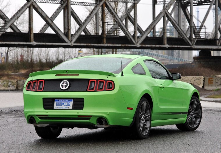2013 Ford Mustang GT Coupe Picture