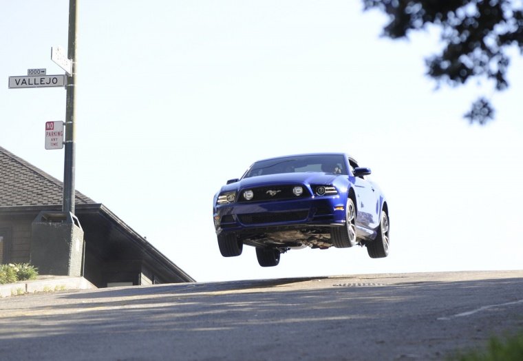 2013 Ford Mustang GT Coupe Picture