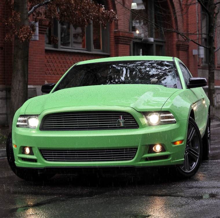 2013 Ford Mustang GT Coupe Picture