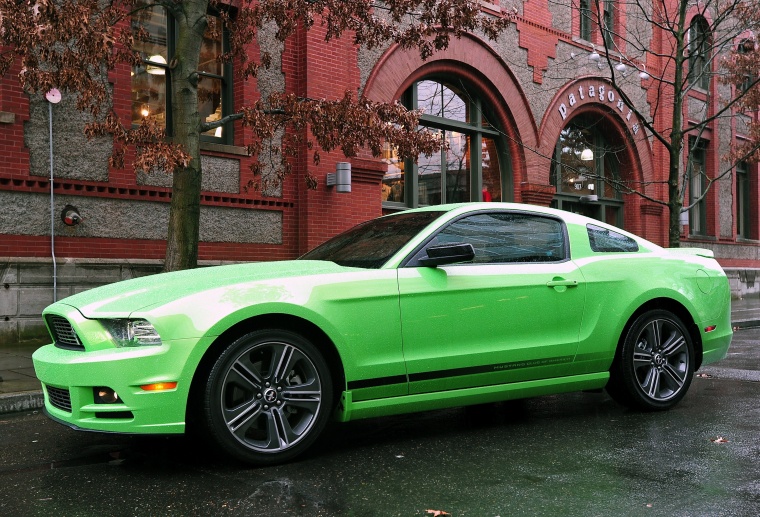 2013 Ford Mustang GT Coupe Picture