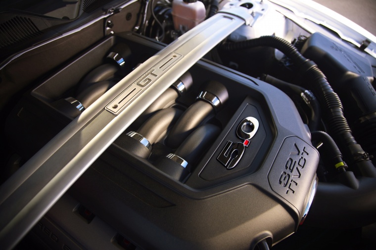 2014 Ford Mustang GT Coupe 5.0-liter V8 Engine Picture