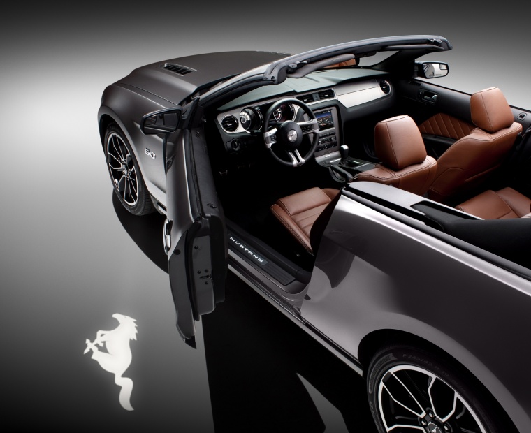 2014 Ford Mustang Convertible Interior Picture