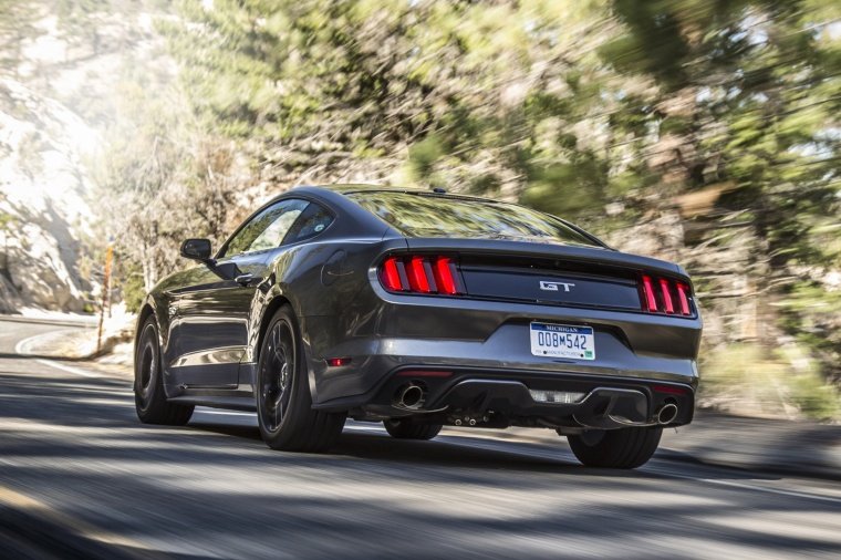 2015 Ford Mustang GT Fastback Picture