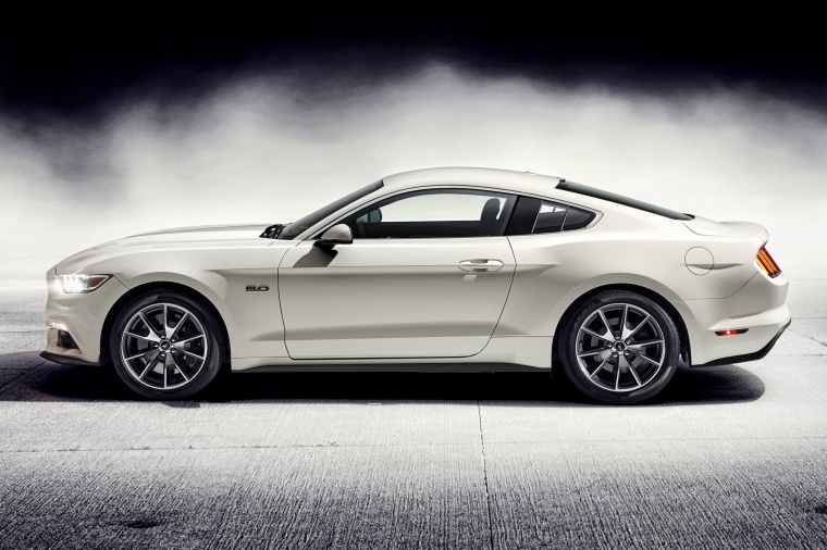 2015 Ford Mustang EcoBoost Fastback Picture