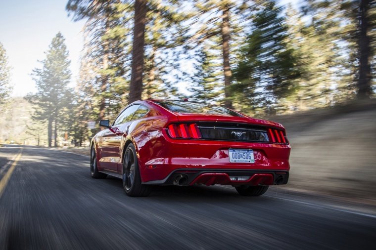 2016 Ford Mustang EcoBoost Fastback Picture