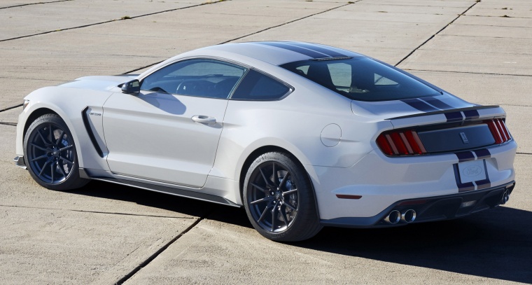 2016 Shelby GT350 Picture