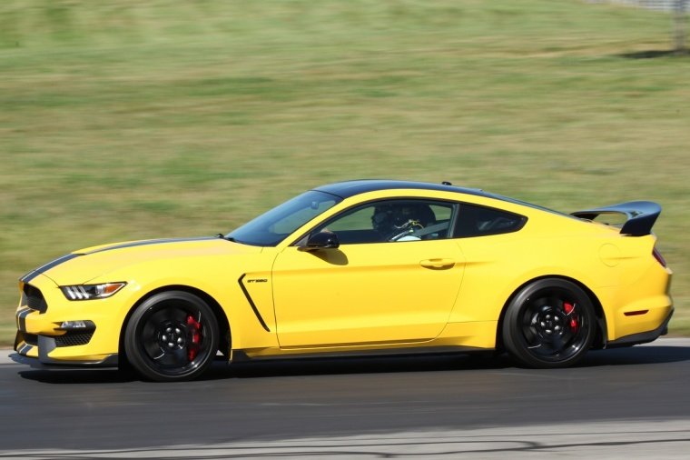 2016 Shelby GT350 R Picture