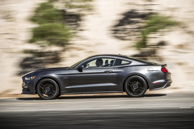 2017 Ford Mustang GT Fastback Picture