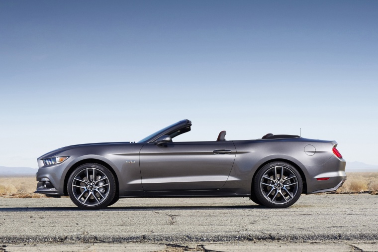 2017 Ford Mustang GT Convertible Picture