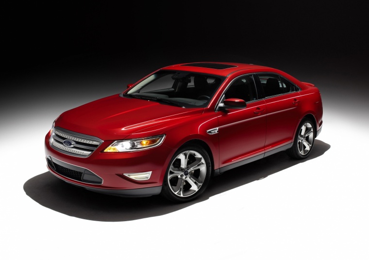 2010 Ford Taurus SHO Picture