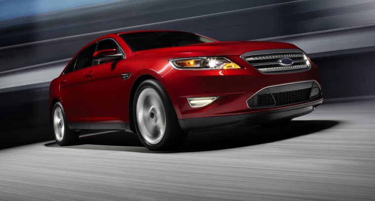 2010 Ford Taurus SHO Picture