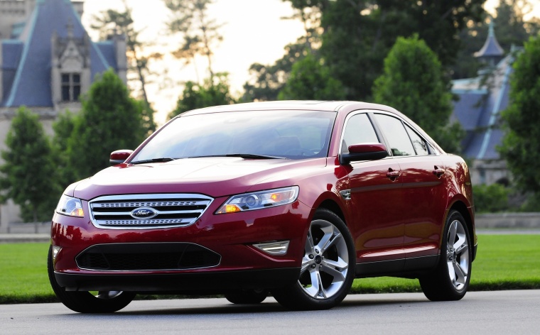 2010 Ford Taurus SHO Picture