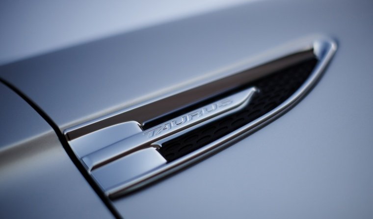 2012 Ford Taurus SHO Air Inlet Picture