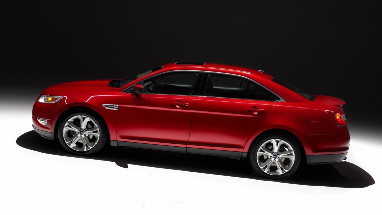 2012 Ford Taurus SHO Picture