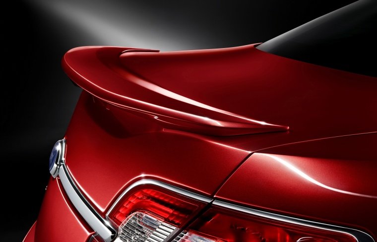 2012 Ford Taurus SHO Rear Spoiler Picture