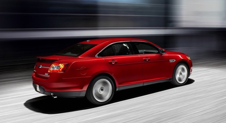 2012 Ford Taurus SHO Picture