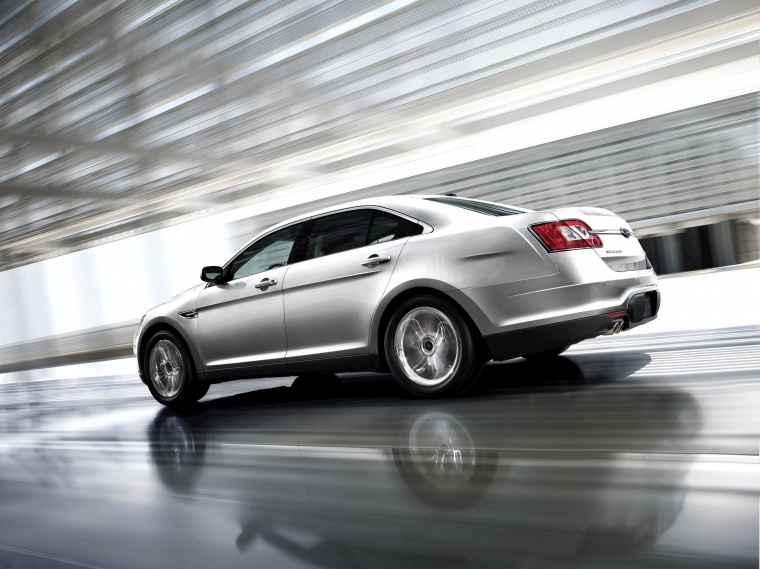 2012 Ford Taurus Limited Picture