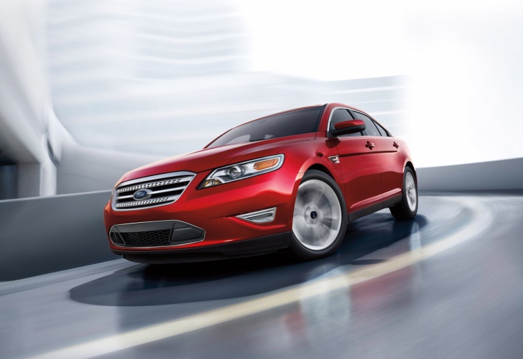 2013 Ford Taurus SHO Sedan Picture