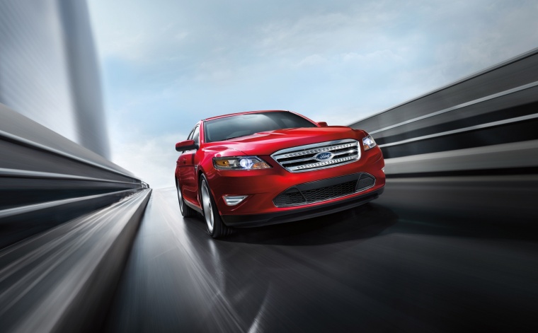 2013 Ford Taurus SHO Sedan Picture