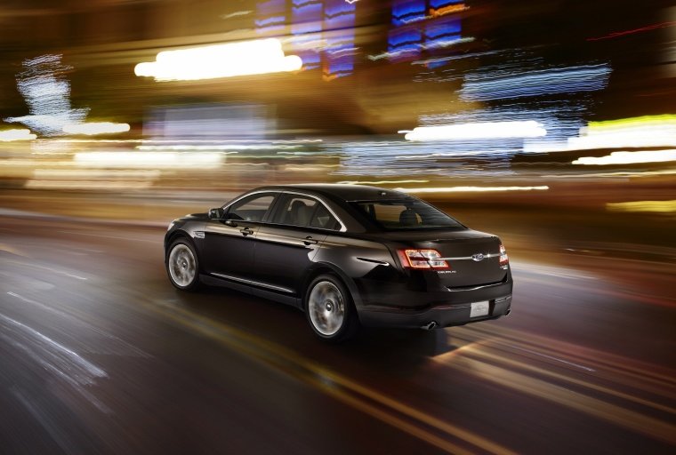 2014 Ford Taurus Sedan Limited Picture