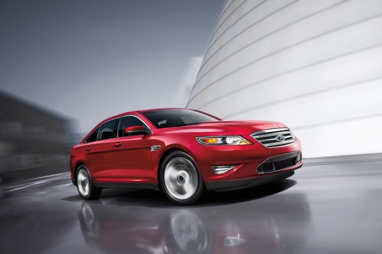 2014 Ford Taurus SHO Sedan Picture