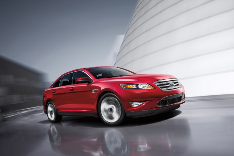 2015 Ford Taurus SHO Sedan Picture