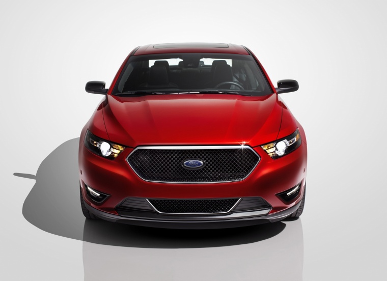 2016 Ford Taurus SHO Sedan Picture