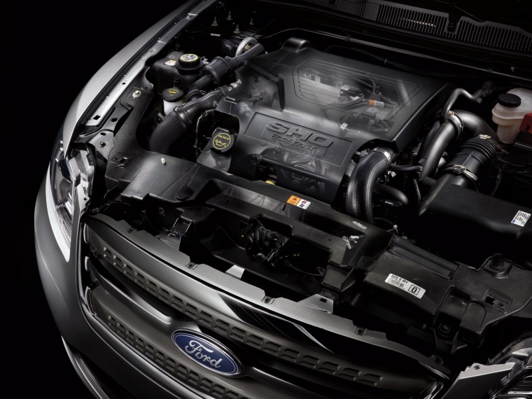 2017 Ford Taurus SHO Sedan 3.5-liter V6 EcoBoost Engine Picture