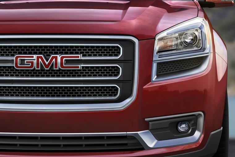 2016 GMC Acadia SLT Headlight Picture