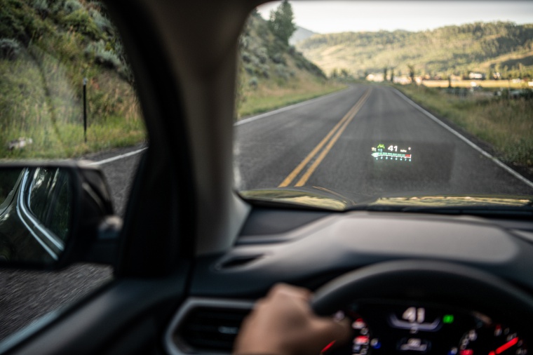 2020 GMC Acadia Denali AWD Head-up Display Picture