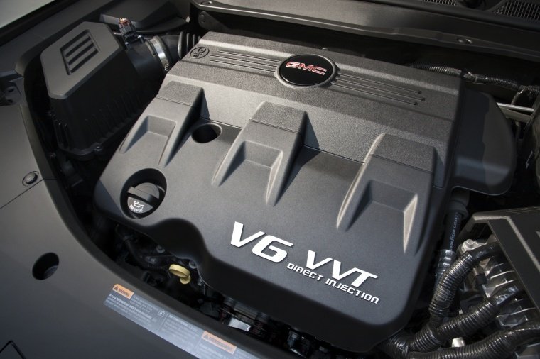 2013 GMC Terrain Denali 3.6-liter V6 Engine Picture