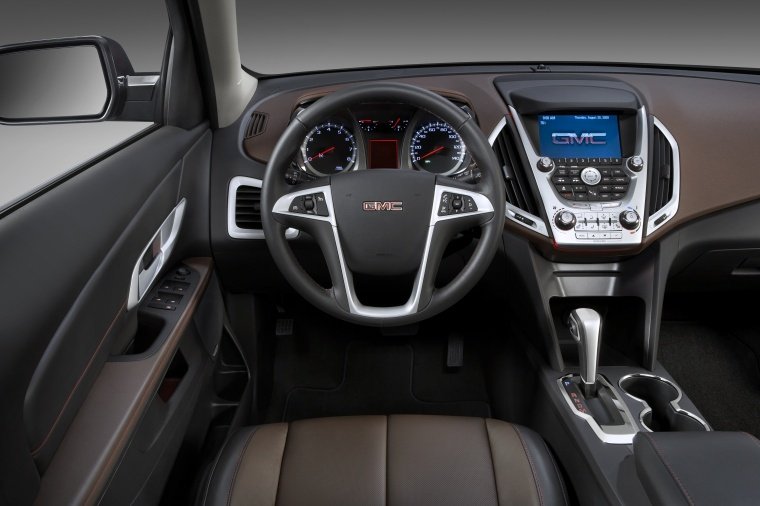 2013 GMC Terrain SLT Cockpit Picture