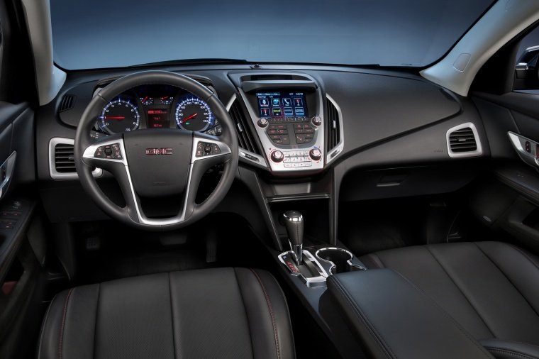 2016 GMC Terrain SLT Cockpit Picture