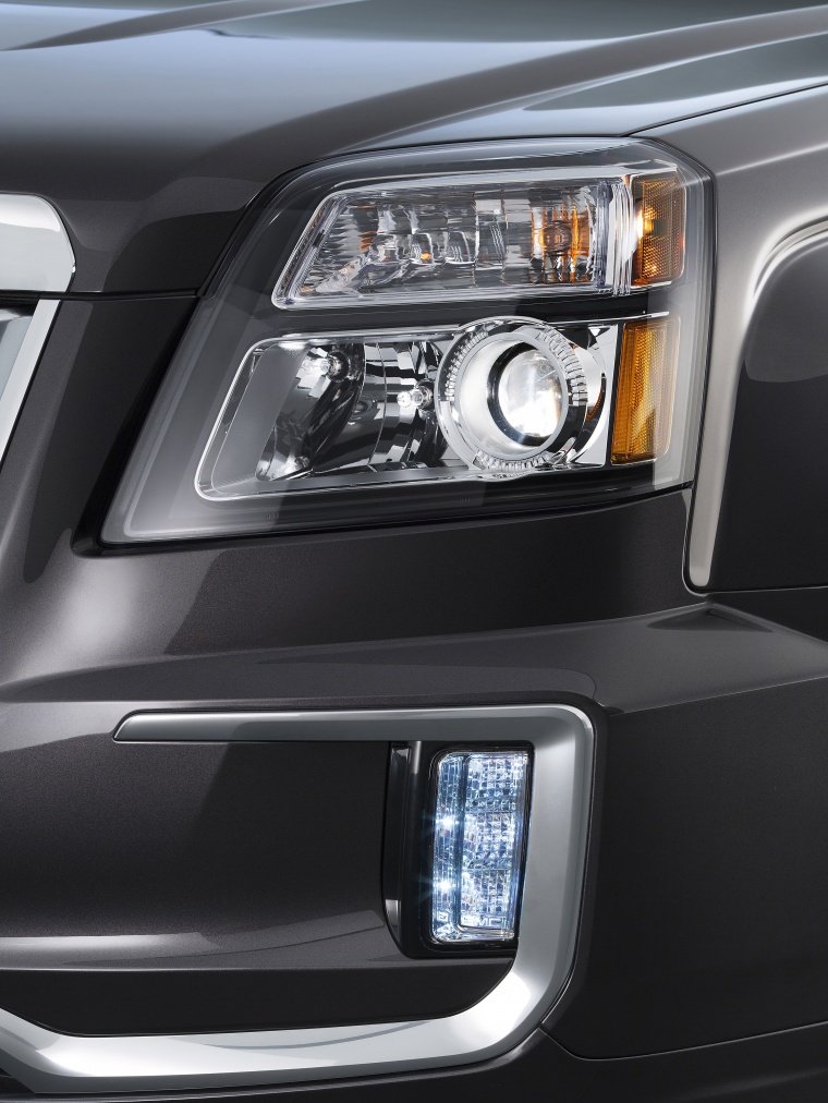 2016 GMC Terrain Denali Headlight Picture