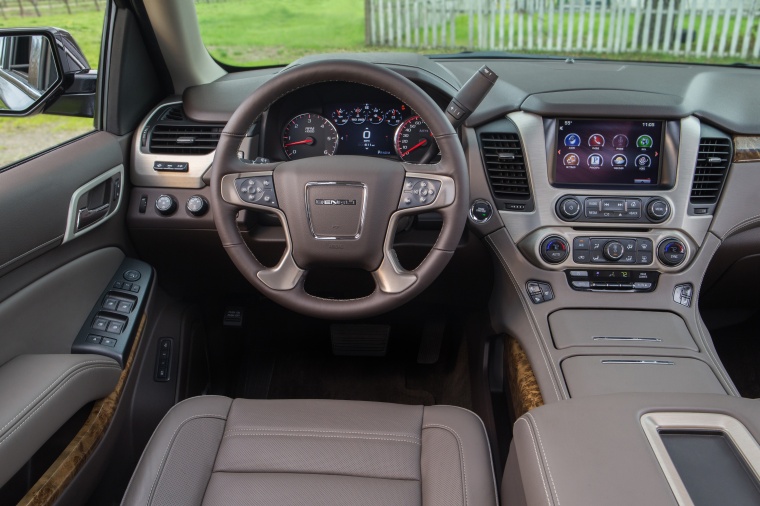 2018 GMC Yukon Denali Cockpit Picture