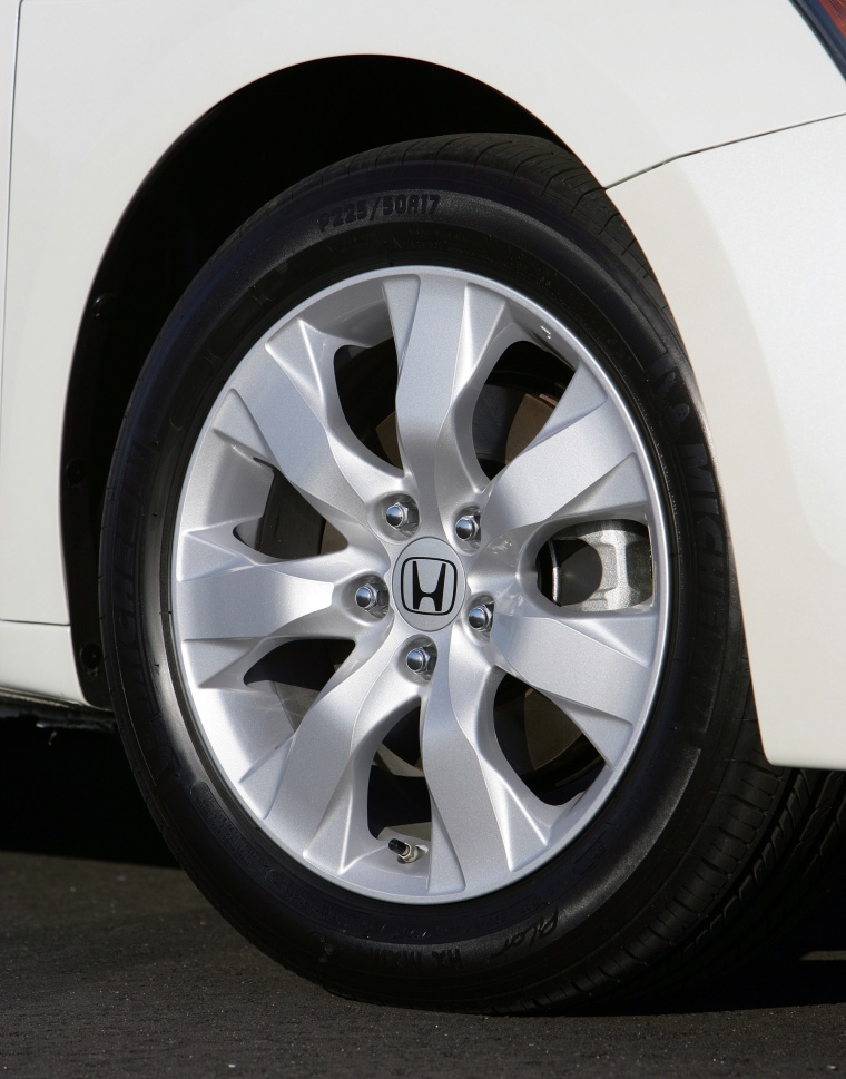 2010 Honda Accord Sedan V6 Rim Picture