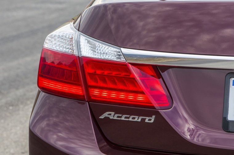 2013 Honda Accord Sedan EX-L V6 Tail Light Picture