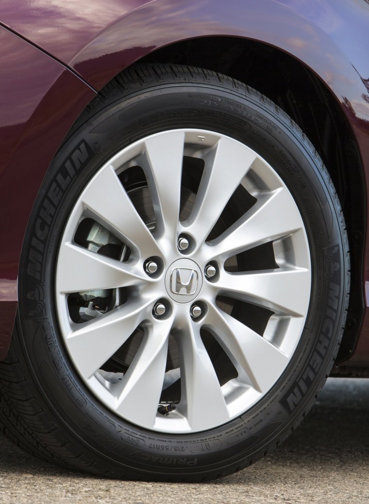 2013 Honda Accord Sedan EX-L V6 Rim Picture