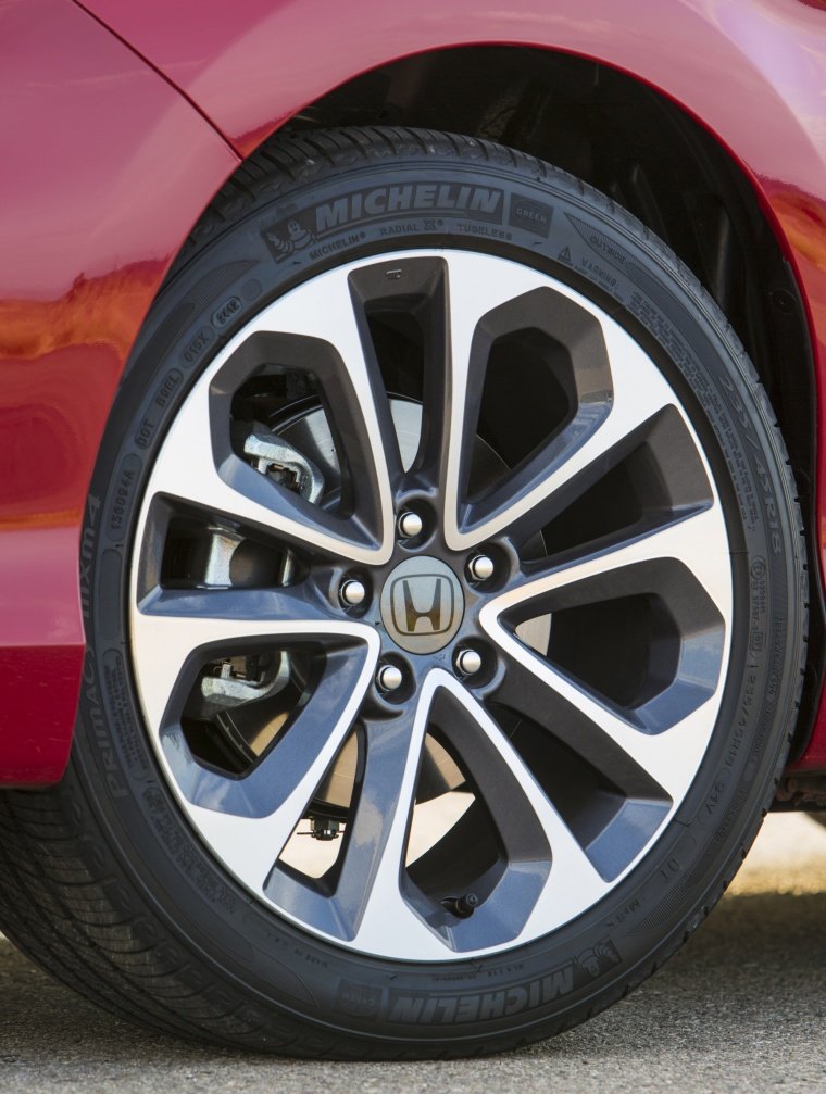 2013 Honda Accord Coupe EX-L V6 Rim Picture