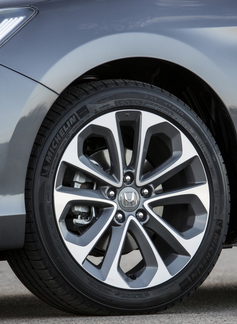 2015 Honda Accord Sedan Sport Rim Picture