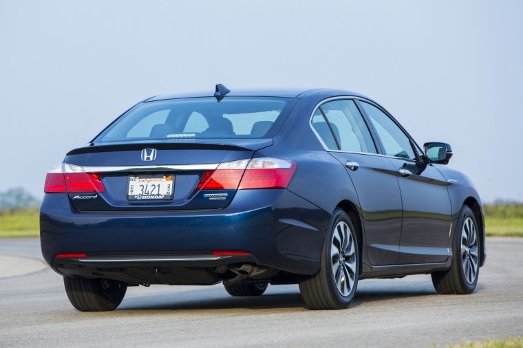 2015 Honda Accord Hybrid Sedan Touring Picture