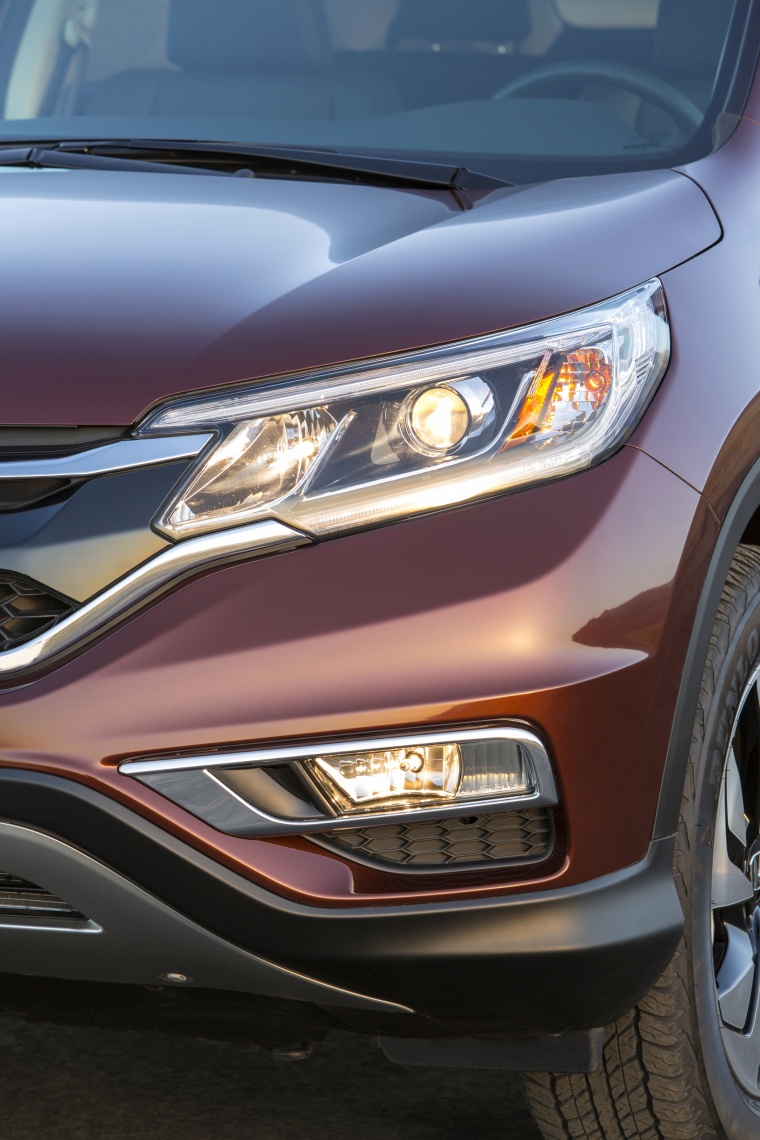 2015 Honda CR-V Touring AWD Headlight Picture