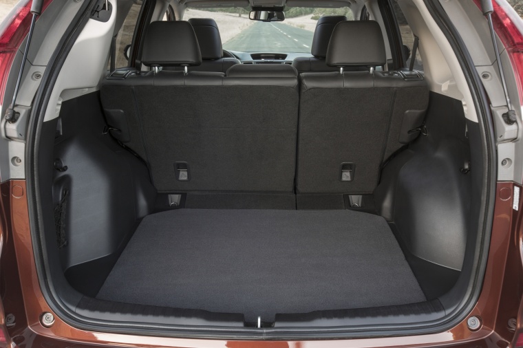 2015 Honda CR-V Touring AWD Trunk Picture