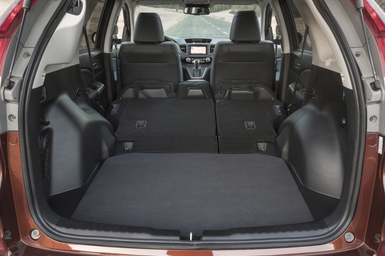 2015 Honda CR-V Touring AWD Trunk Picture