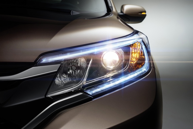 2015 Honda CR-V Touring Headlight Picture