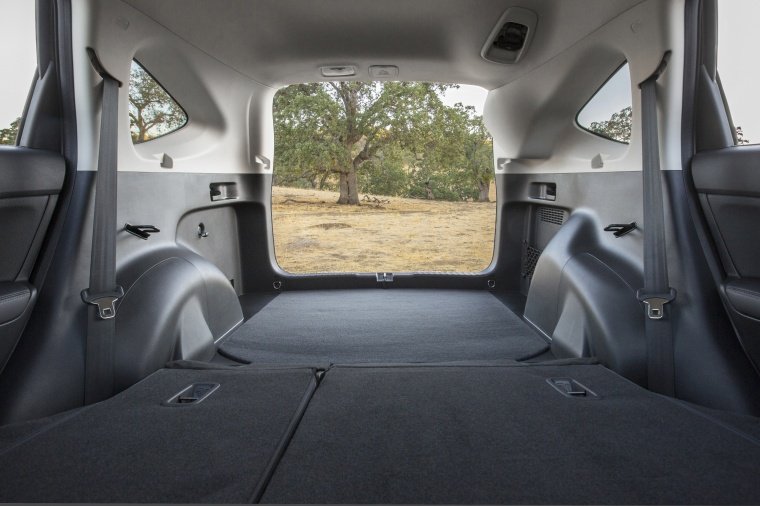 2016 Honda CR-V Touring AWD Trunk Picture