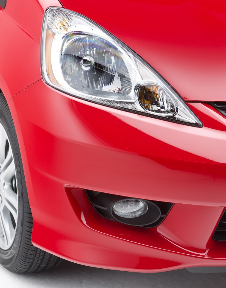 2011 Honda Fit Sport Headlight Picture