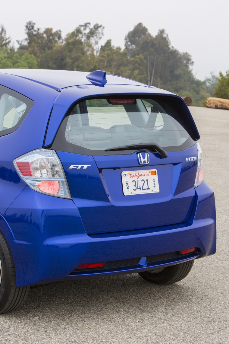 2013 Honda Fit EV Tail Light Picture