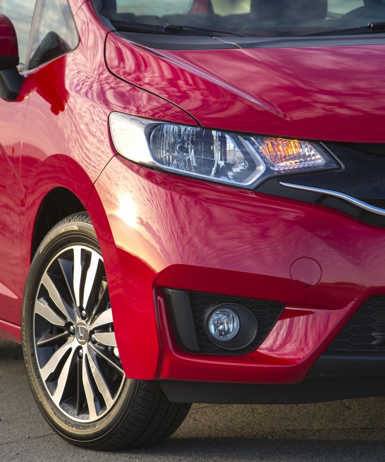 2015 Honda Fit Headlight Picture