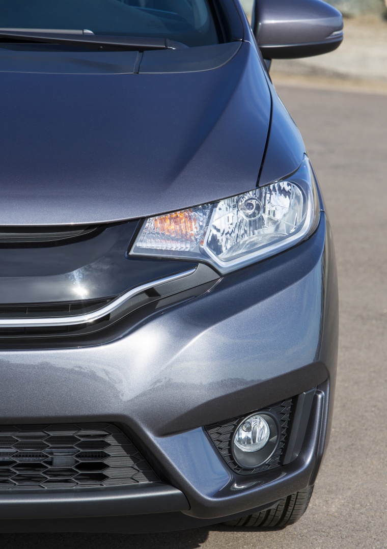 2015 Honda Fit Headlight Picture